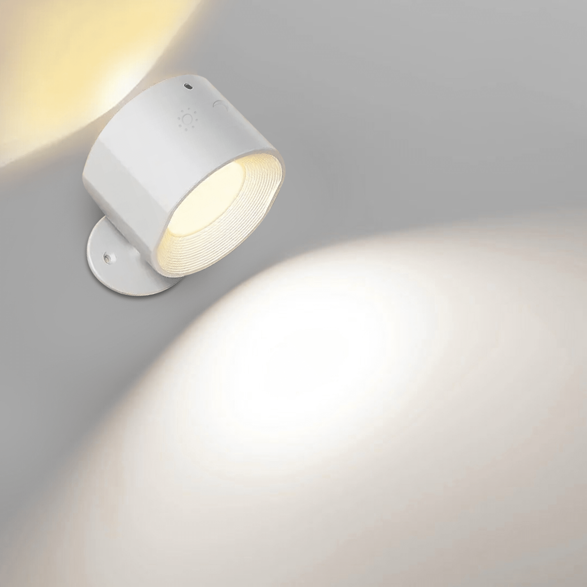 Oppladbar LED vegglampe i aluminium, perfekt for leselys ved sengen eller stemningslys i stuen.