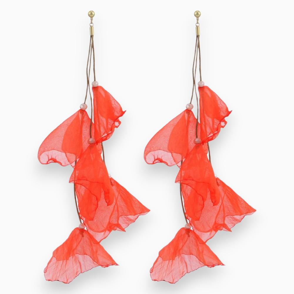 Stilige dame øredobber med tulipan design. Moderne tilbehør for å pynte opp antrekket, ideell som gave.