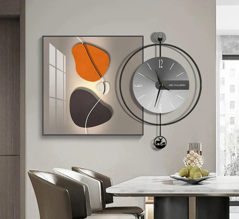 Elegant designklokke med stille kvartsverk. Perfekt moderne veggpynt for ditt hjem.