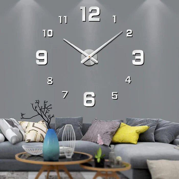 Stillegående designklokke for vegg med moderne uttrykk. Flott interiørdetalj for hjem.