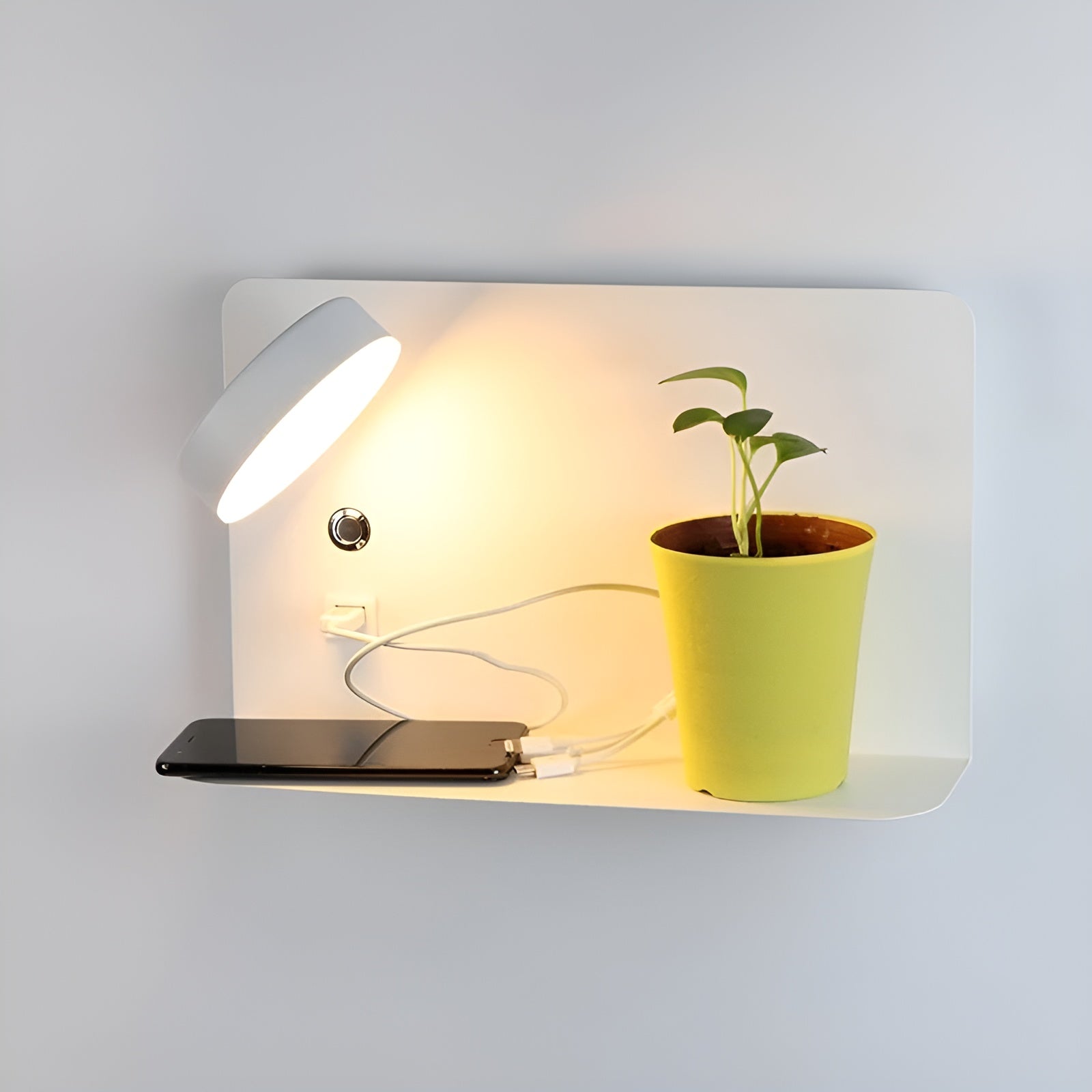 Minimalistisk LED vegglampe med USB-ladefunksjon. Moderne design for stue, soverom eller lesekrok.