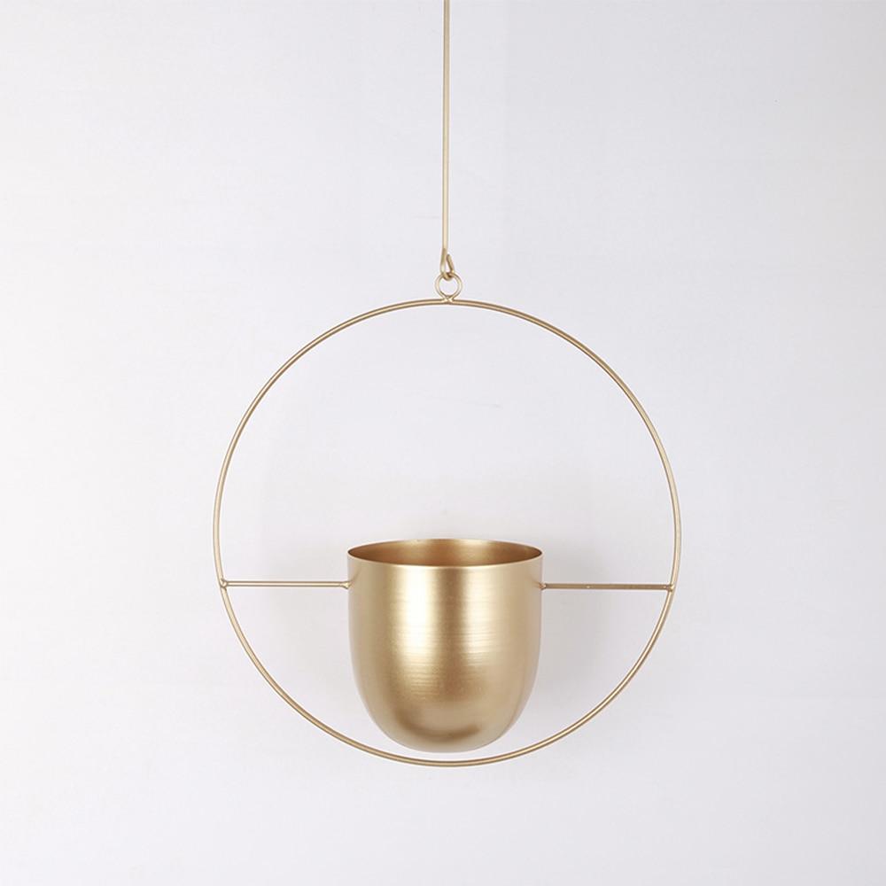 Detalj av minimalistisk veggplanteholder. Høykvalitetsdesign for innendørsplanter og moderne dekor.
