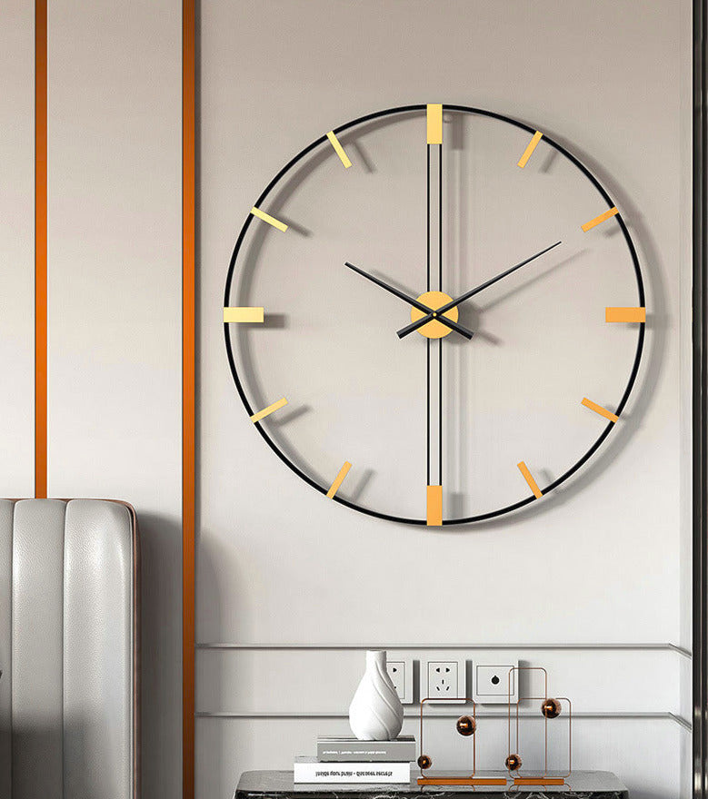 Lydløst veggur med moderne design, ideelt for et rolig kontor eller en elegant stue. Stilren interiørdekorasjon.