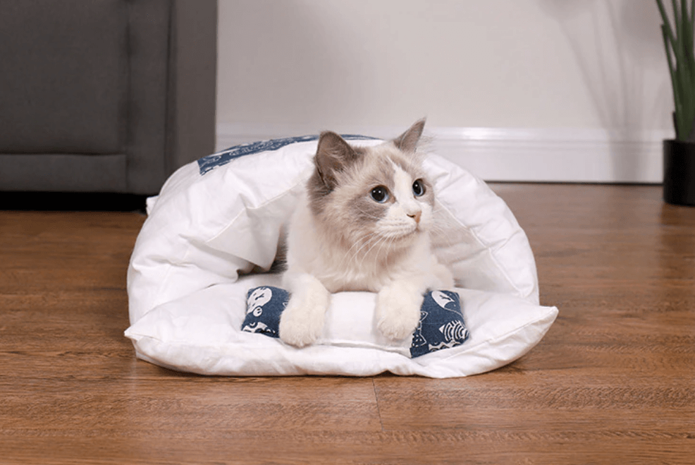 Mykt og varmt rede for katt; en trygg og komfortabel sovepose.