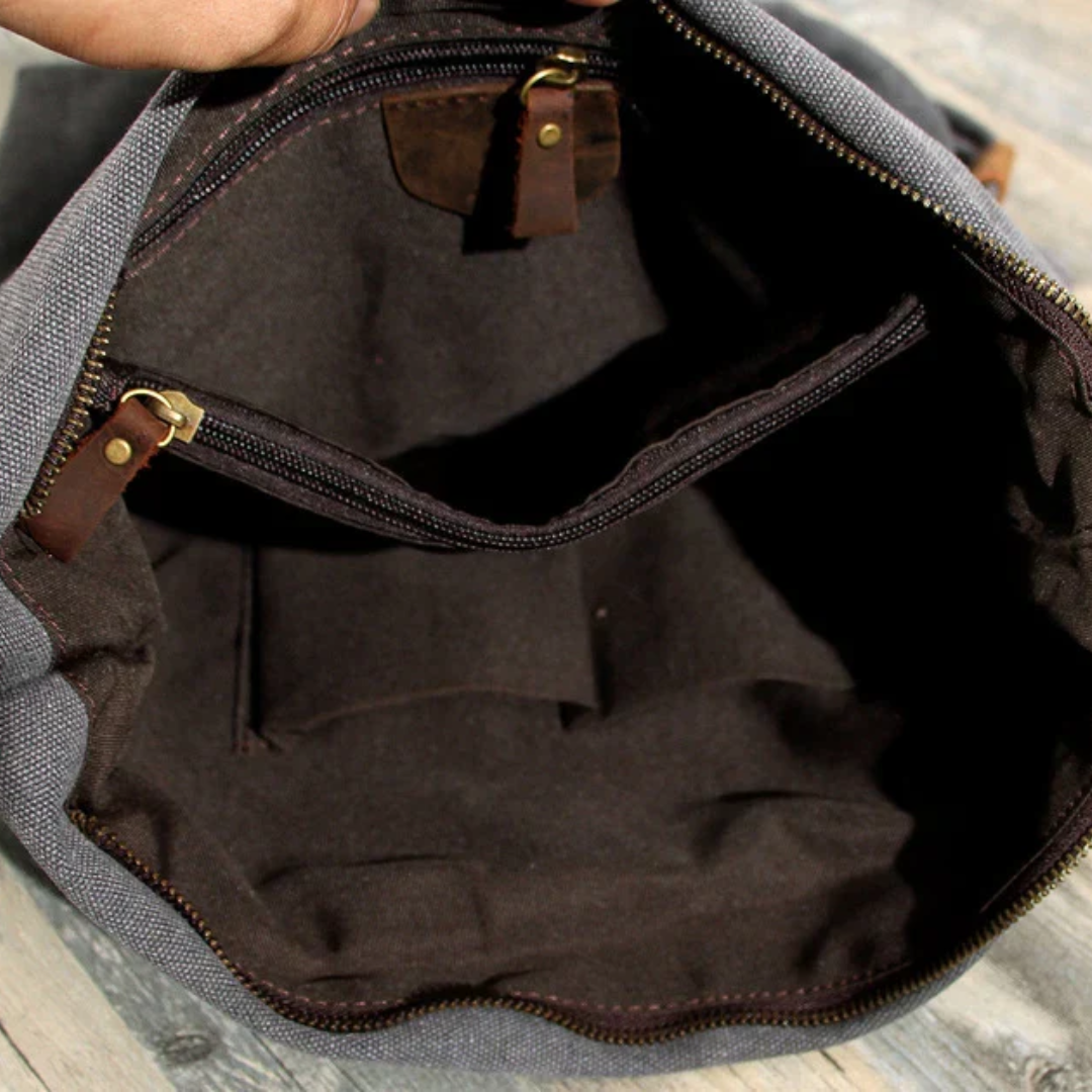 Romslig beige skulderveske for kvinner, ideell for hverdag. Trendy og myk dameveske med god plass.