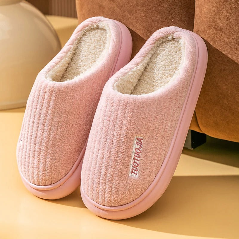 Innesko: Myke dame tøfler med memory foam og sklisikker såle for sikkerhet.