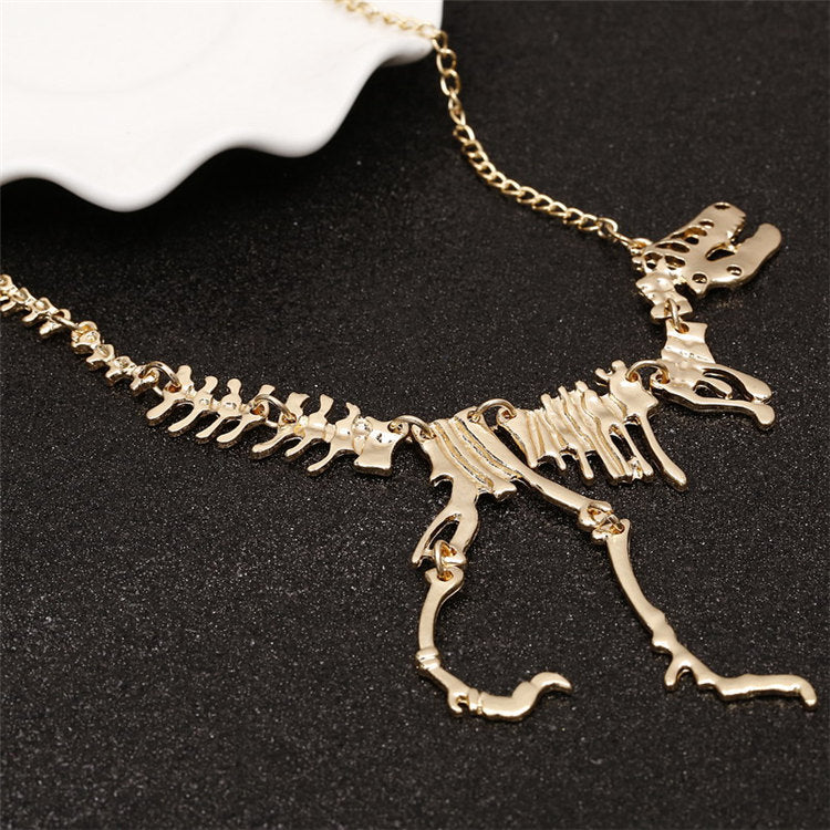 Statement halskjede med detaljert T-Rex skjelett anheng, perfekt gotisk tilbehør.