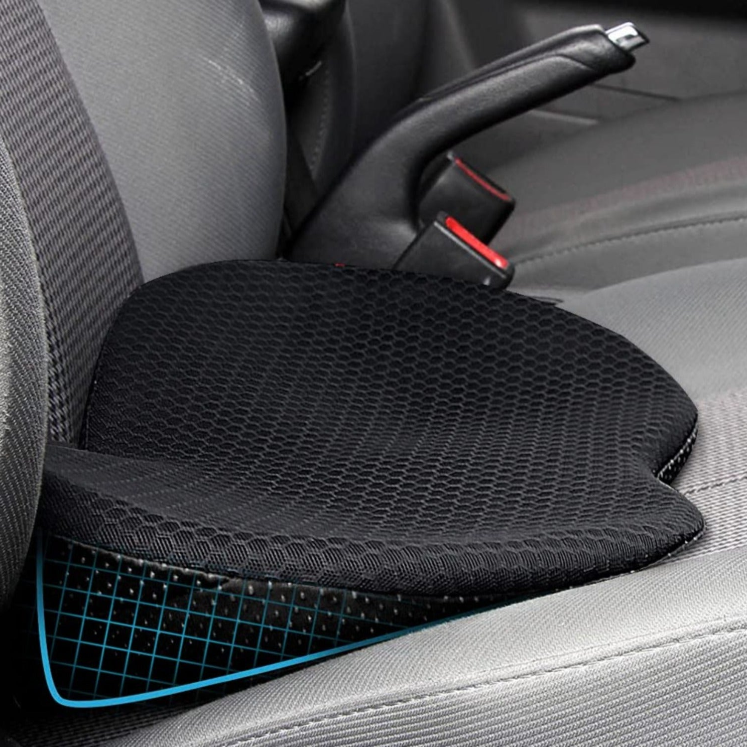 Ergonomisk bilsetepute i memory foam med kontur, gir støtte og komfort for voksne i bilen.