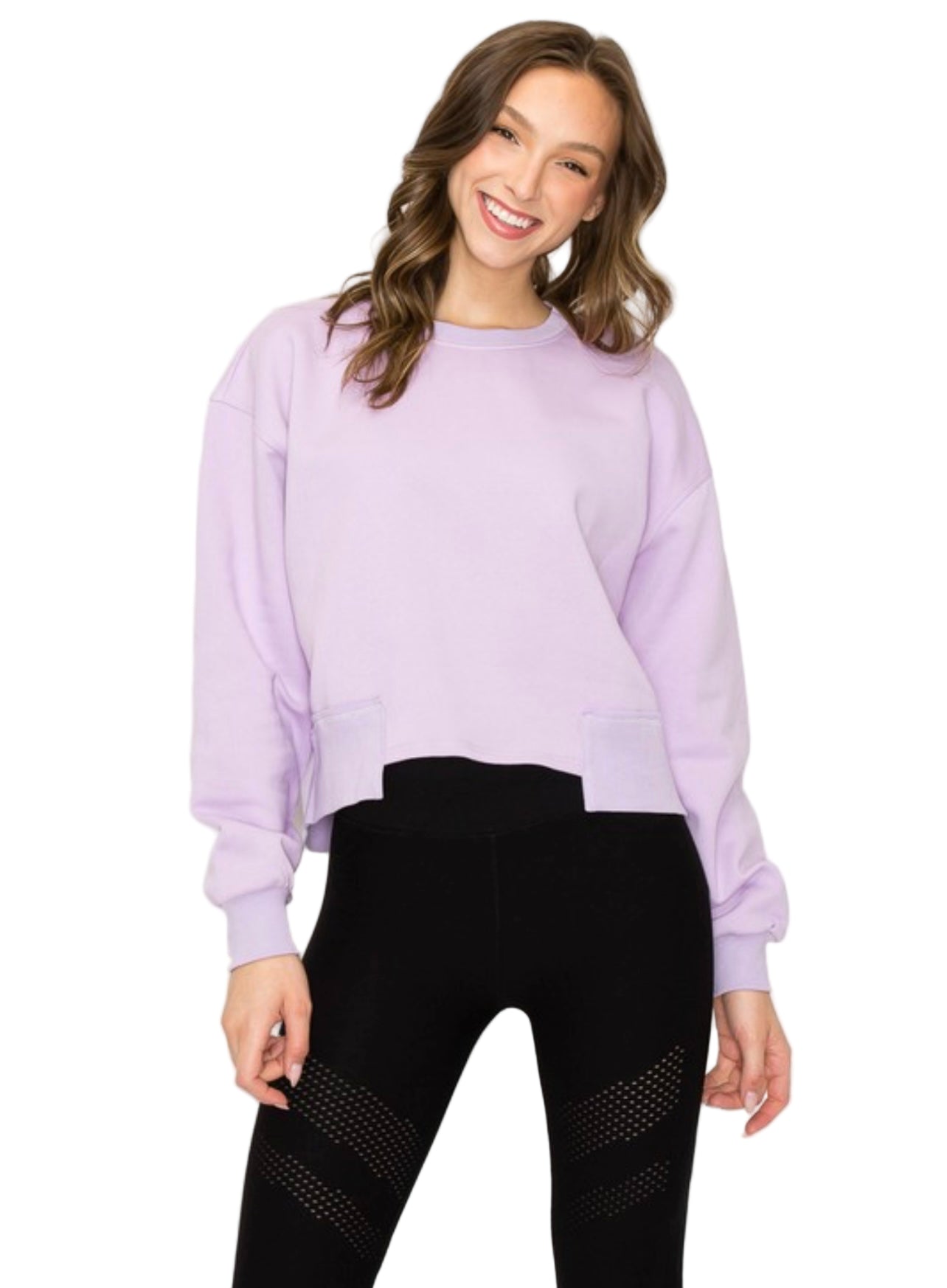 Oversized lilla hettegenser for kvinner. Kort, komfortabel cropped sweatshirt for hverdag og avslappet stil, perfekt for vår/høst.