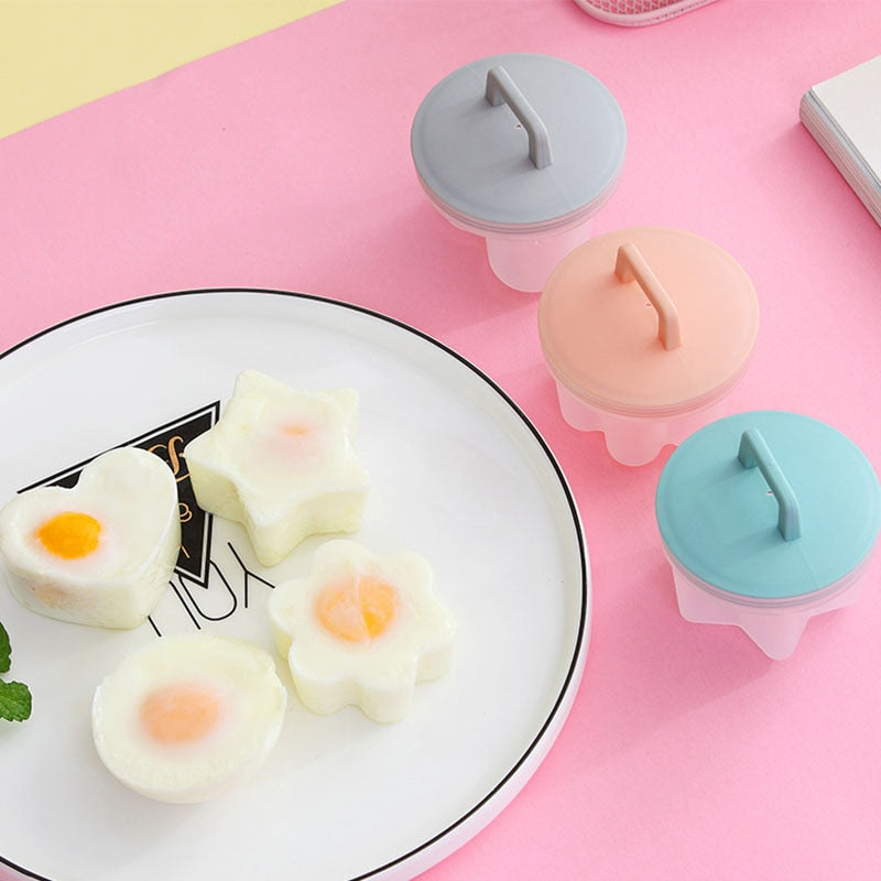 Eggekoker sett i silikon for å tilberede egg uten skall. Ideell for frokost og sunn matlaging.