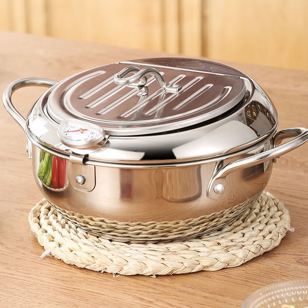 Kvalitets frityrkoker i rustfritt stål, perfekt for dyp fritering. Leveres med lokk og praktisk sil.