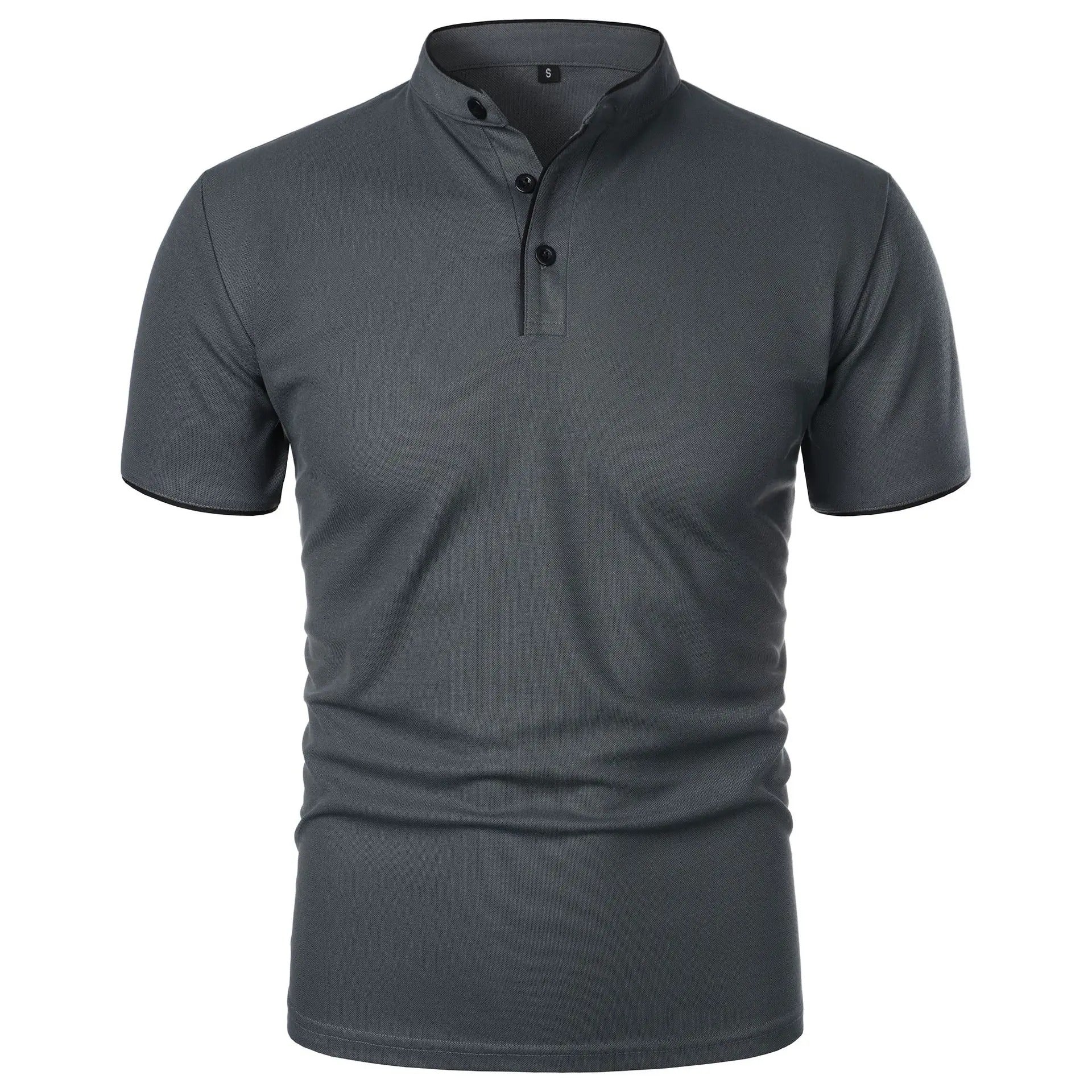 Tekstur av det pustende stoffet på menns sommerskjorte. Myk og komfortabel for varmere dager.