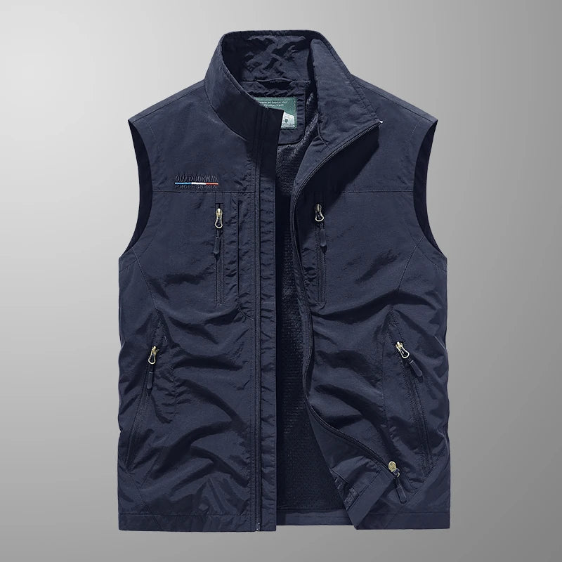 Sommer lettvekts vest for menn, perfekt for reise, fotturer og alle utendørsaktiviteter.