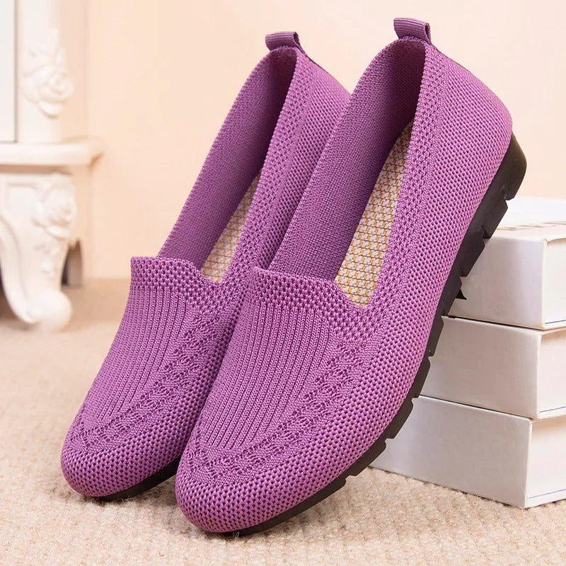 Røde komfortable damesko, pustende slip-on loafers for fritid og sommersesongen.
