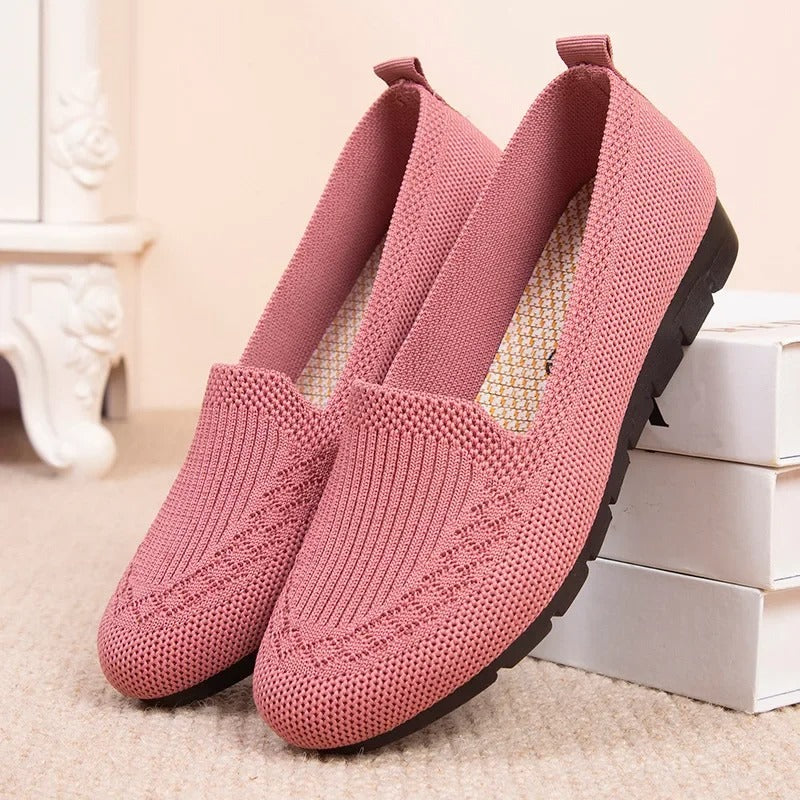 Lilla pustende loafers for kvinner, behagelige slip-on sko for varme sommerdager.