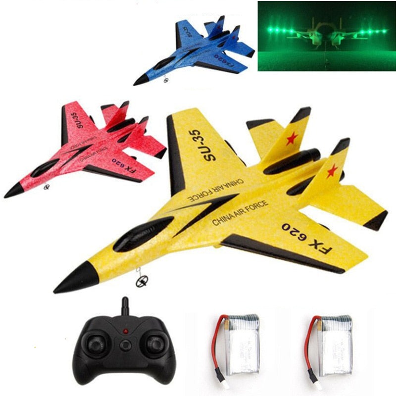 Nærbilde av Fighter Glider RC-fly, rødt modellfly for utendørs lek
