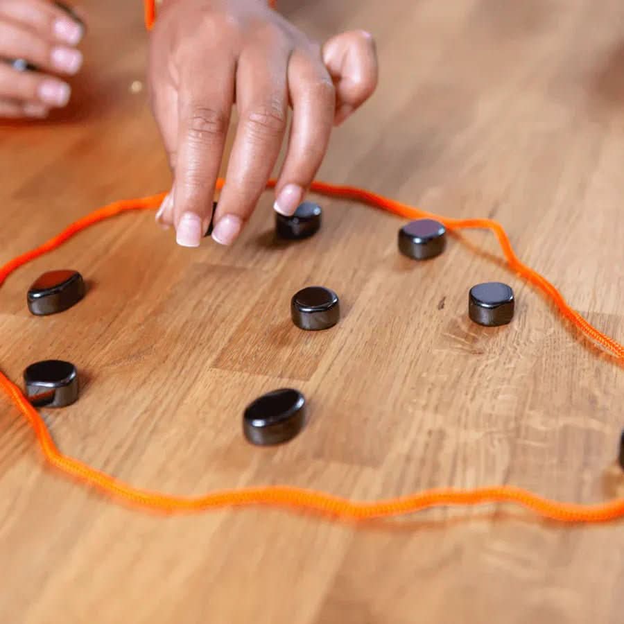 Magnetisk sjakksett, en flott gave for sjakkentusiaster og alle som elsker brettspill og strategi.