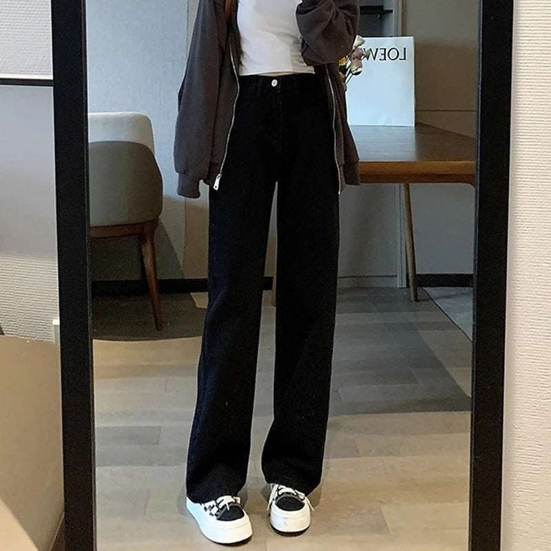 Kvinner jeans med vide ben og høy midje, kombinerer retro stil med maksimal komfort.