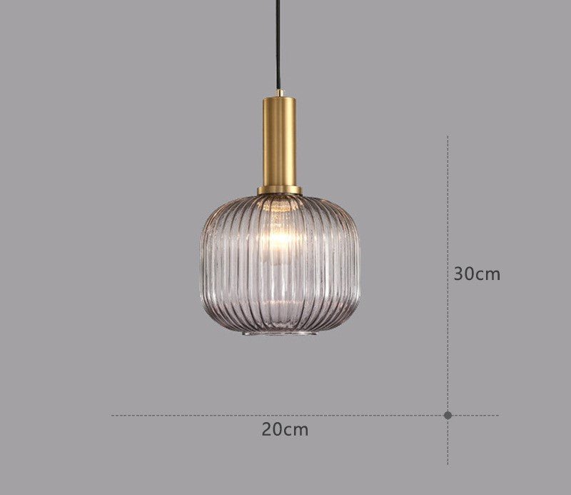 Vintage pendellampe, fargerikt glass, retro belysning for unikt interiør.