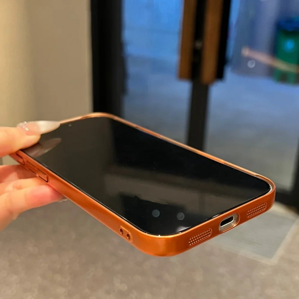 Robust matt telefon deksel, konstruert for å tåle fall og daglig slitasje effektivt.