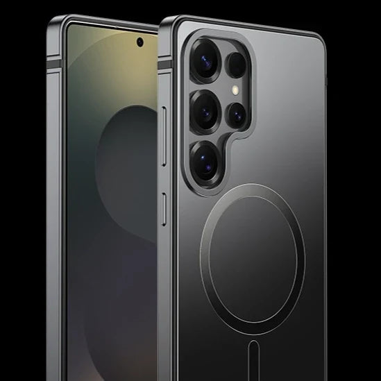 Robust mobildeksel til Samsung Galaxy S25 Ultra med magnetisk lading. Støtsikker telefonbeskyttelse i moderne design.