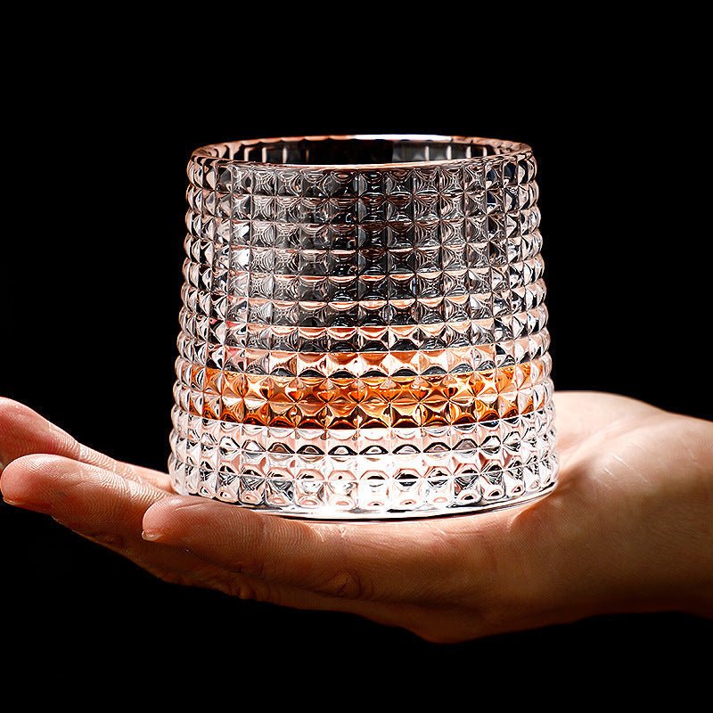 Luksuriøst roterende whiskyglass, perfekt gave til whiskyelskere.