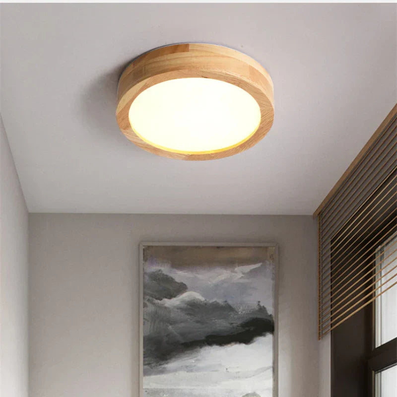 Vakker skandinavisk designlampe, rund taklampe som gir funksjonell belysning og et estetisk løft.