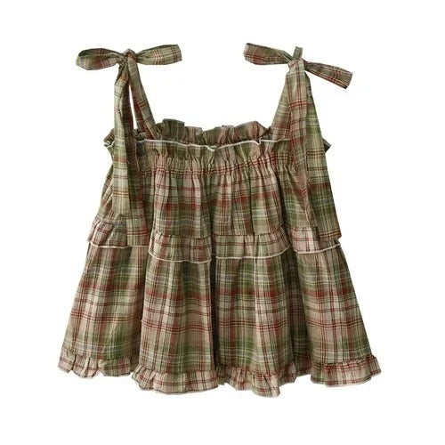 Rød og grønn rutete crop tank top for kvinner, justerbar for perfekt passform. Stilig sommertopp.
