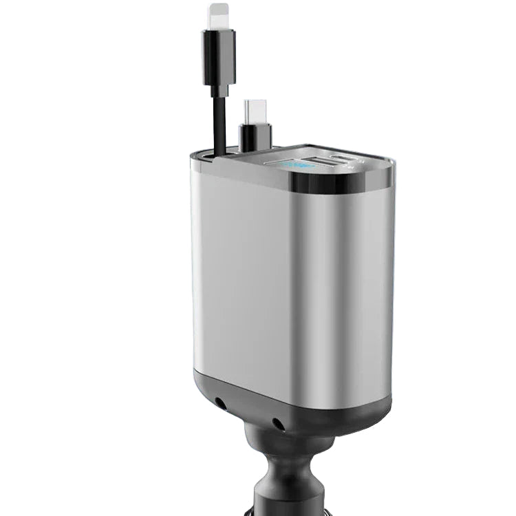 Sølv universal 4-i-1 billader med uttrekkbare USB-kabler for telefon og nettbrett. Effektiv hurtiglader til bil.