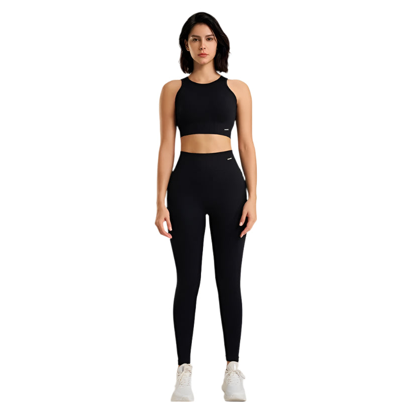 Komfortabelt sømløst yogasett for kvinner. Høy midje leggings gir god støtte under trening.