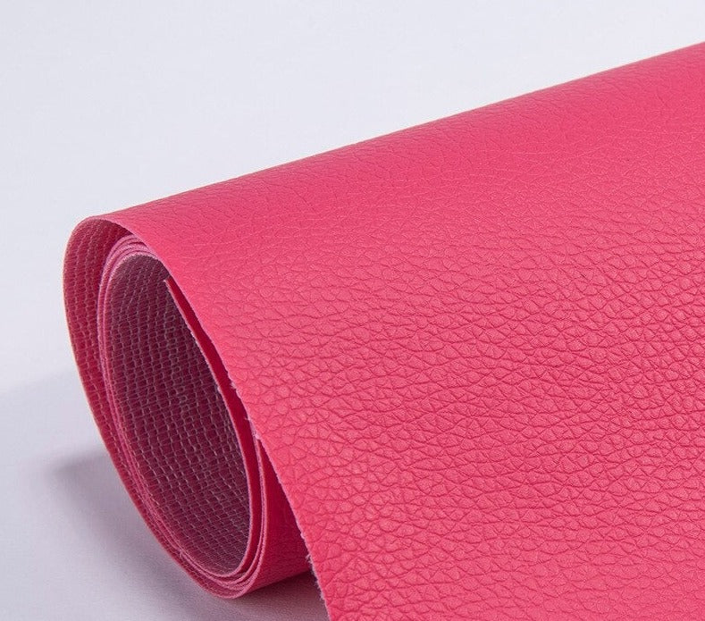 Perfekt for DIY-prosjekter: Selvklebende PU-skinnlapp (50x138 cm) for skinn.