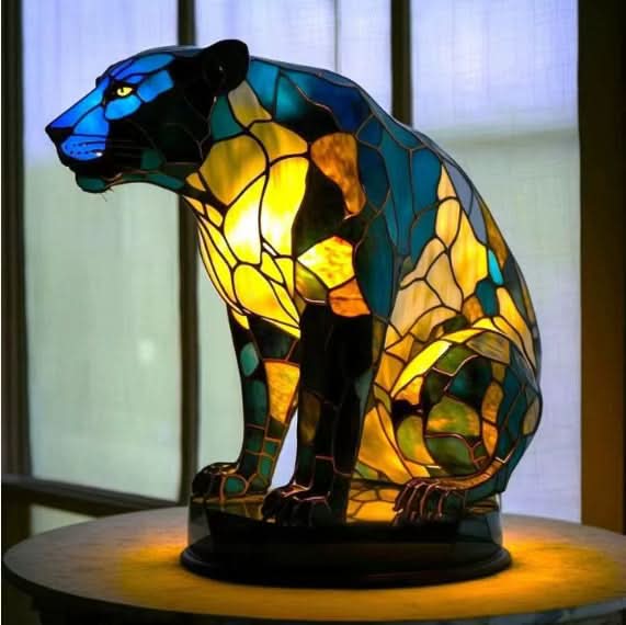 Dekorativ LED-nattlampe med søt hundefigur, 15 cm høy, gir mykt og behagelig lys.