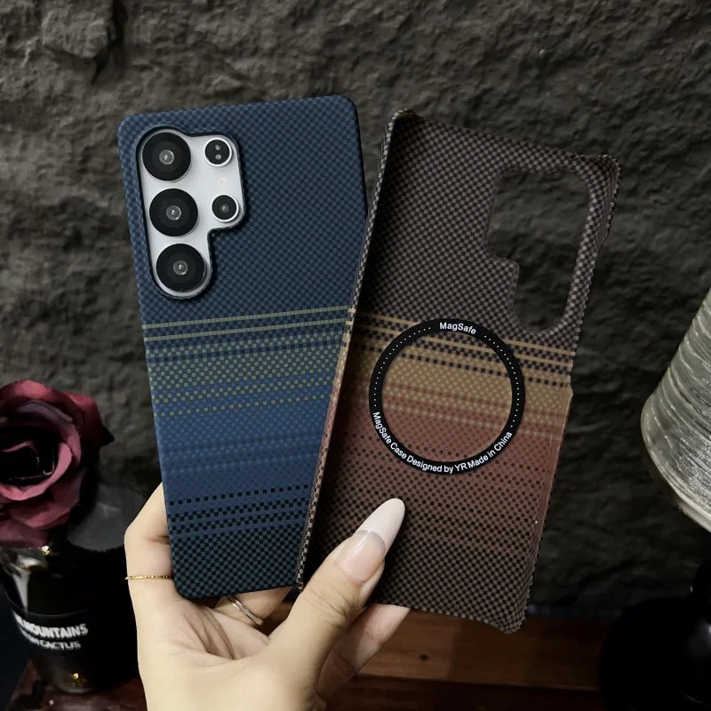 Holdbart mobiltelefondeksel til Samsung Galaxy i karbonfiber, et moderne valg for langvarig beskyttelse.