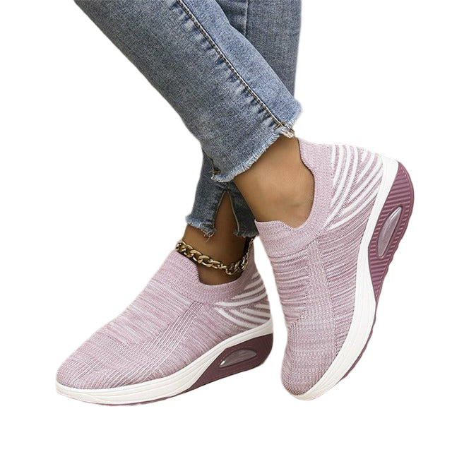 Slip-in joggesko for kvinner, lettvekt, moderne design, perfekt for hverdag og lett trening.