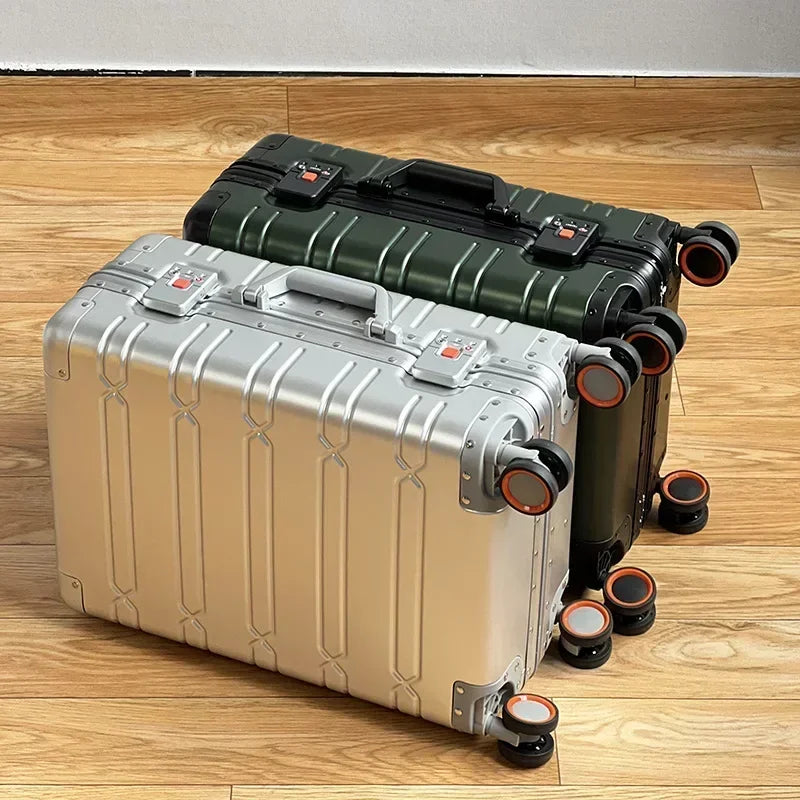 Elegant reisekoffert med TSA-lås og 360° spinnerhjul, perfekt som håndbagasje.