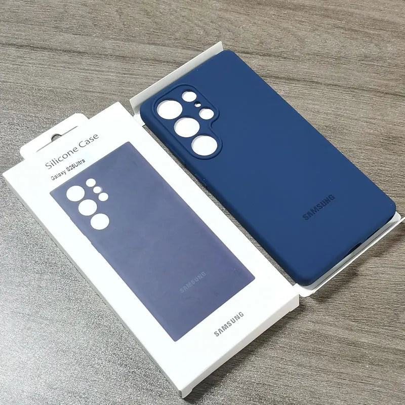 Utvalg av fargerike silikon deksler for Samsung Galaxy S22 S23 S24 S25 Plus. Stilfull og sikker telefonbeskyttelse.