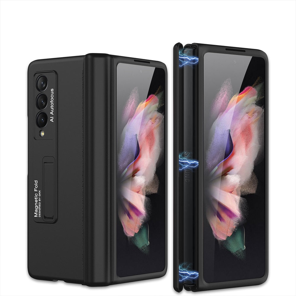 Slitesterkt telefondeksel i svart for Samsung Z Fold 3, gir solid mobilbeskyttelse og grep.