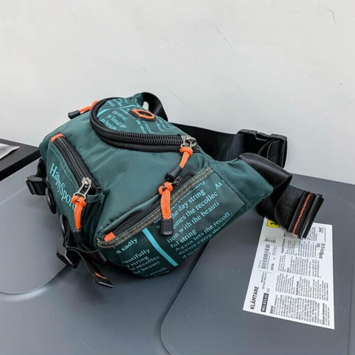 Vanntett reiseveske for menn; kompakt slyngeveske i nylon, perfekt for mobil, lommebok og nøkler.