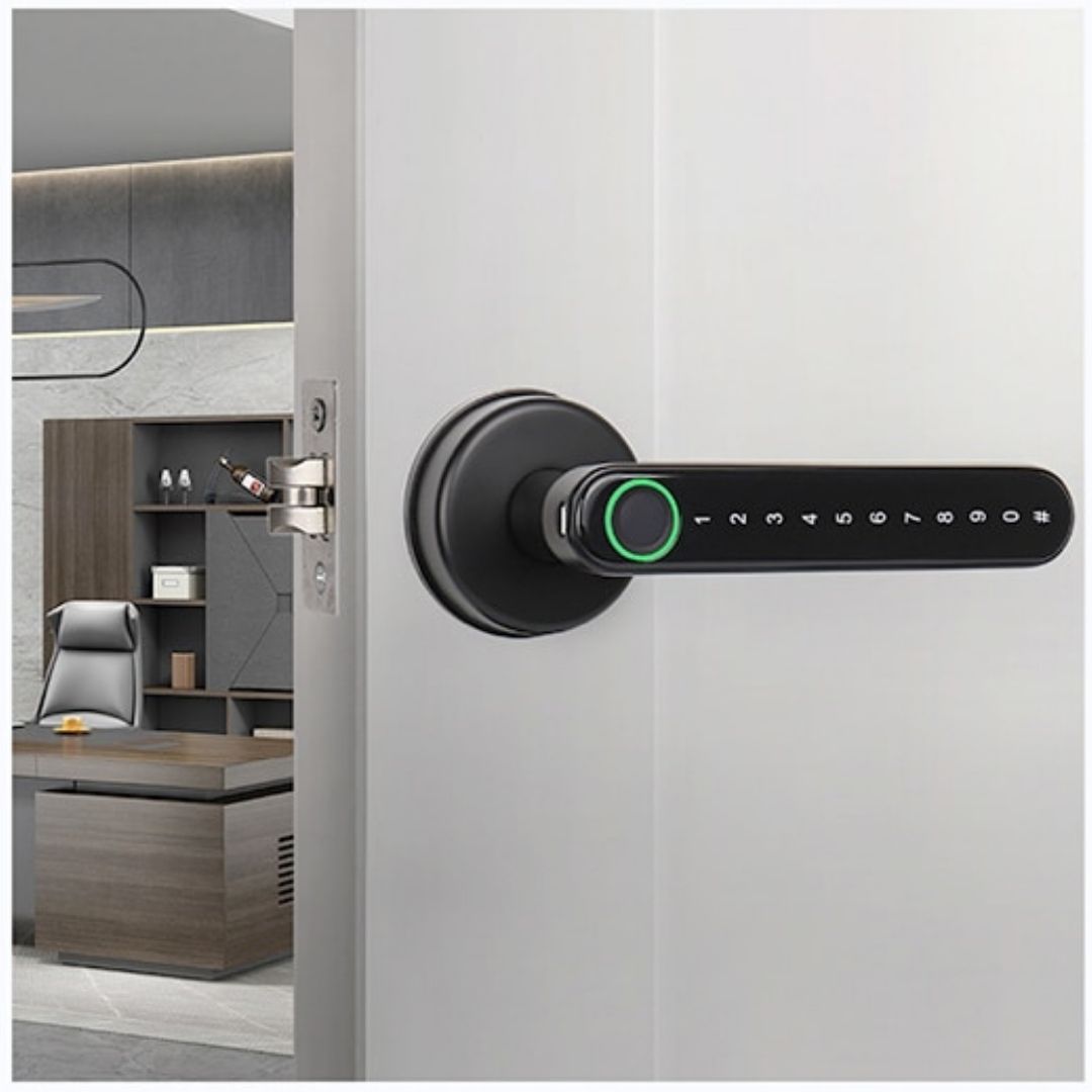 Elegant smart dørlås med fingeravtrykk for enkel installasjon; gir moderne, nøkkelfri sikkerhet.