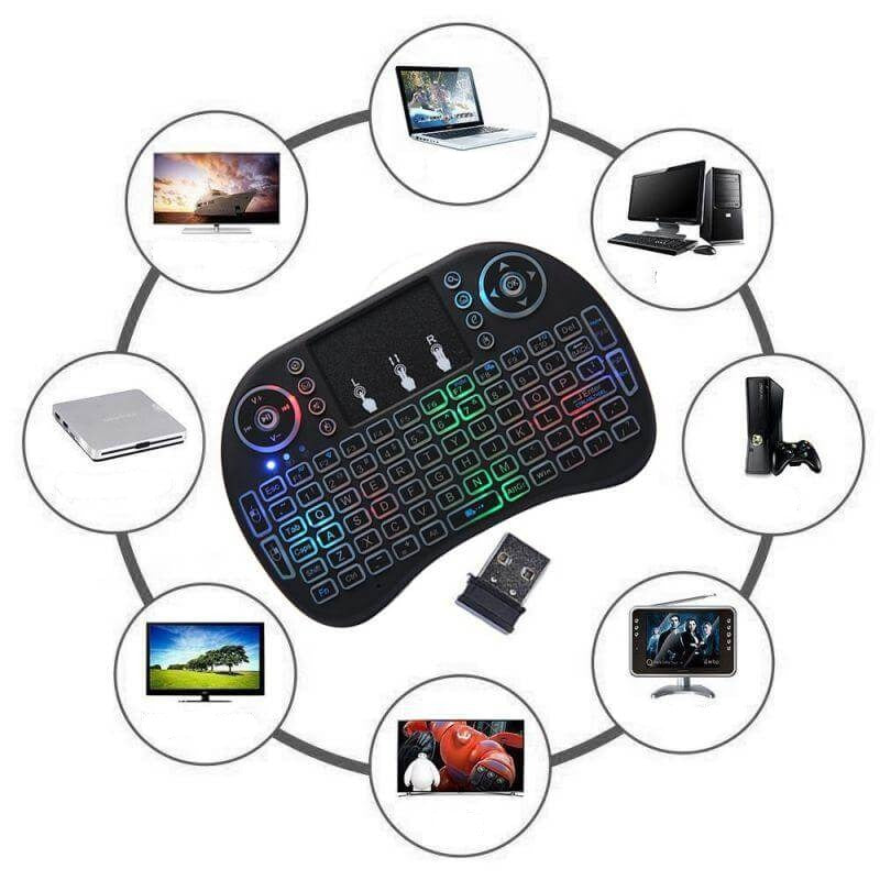 Smart trådløs fjernkontroll med fullt tastatur og presis touchpad. Perfekt for navigering av AndroidTV.