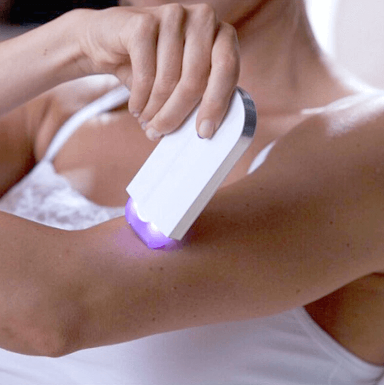 Stilig og ergonomisk laser hårfjerningsapparat for hele kroppen; skånsom og effektiv hjemmebehandling.