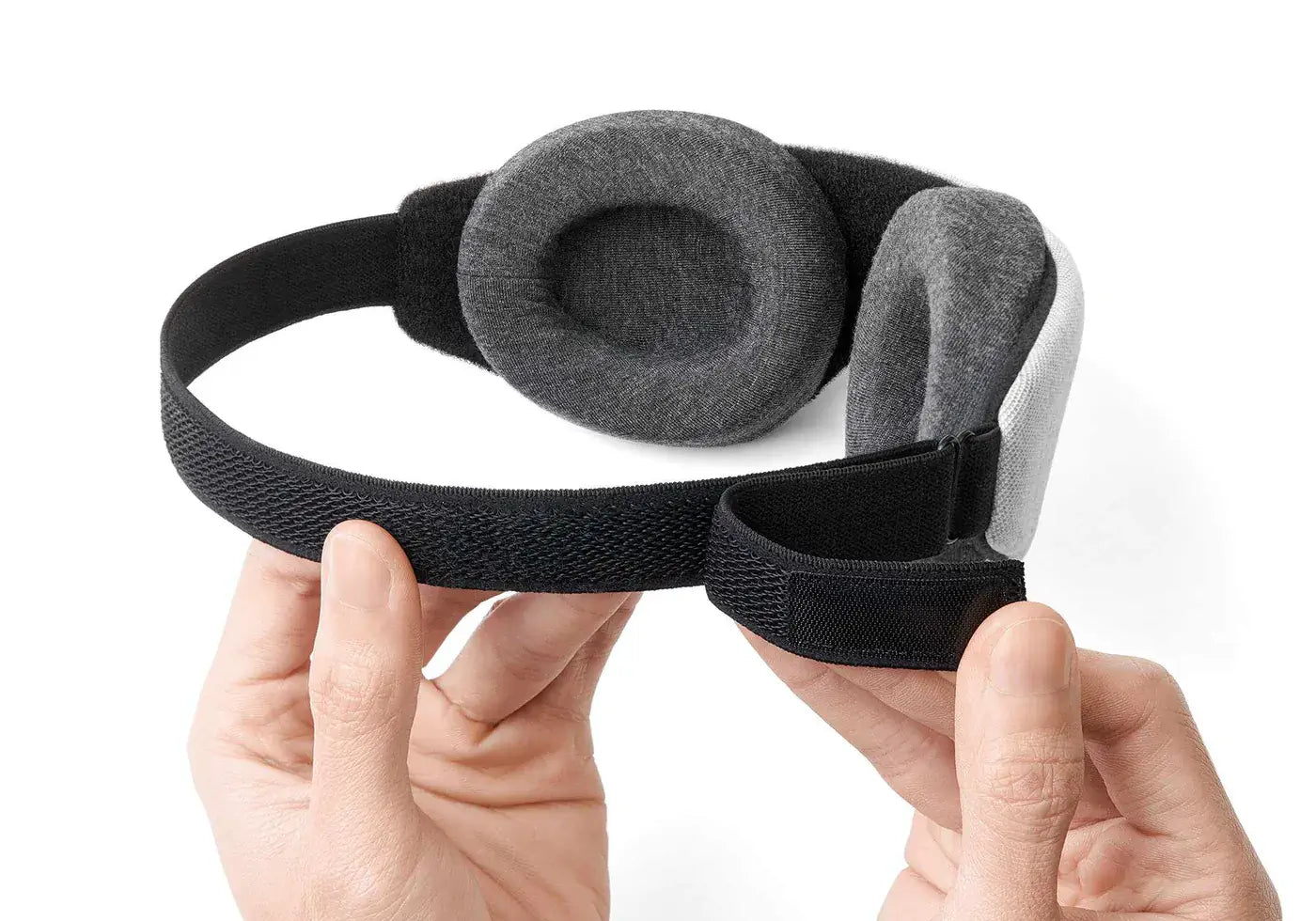 Justerbar sovemaske med perfekt passform. Blokkerer alt lys for dyp og rolig søvn, et must for avslapning.