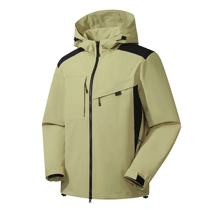 Komfortabel uformell herre skijakke med hette. Perfekt for fotturer, ski og vintersport.