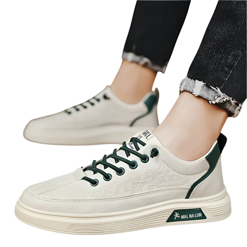 Sporty herresko med lav profil, perfekt for hverdag og aktive dager. Komfortable fritidssko i moderne design.