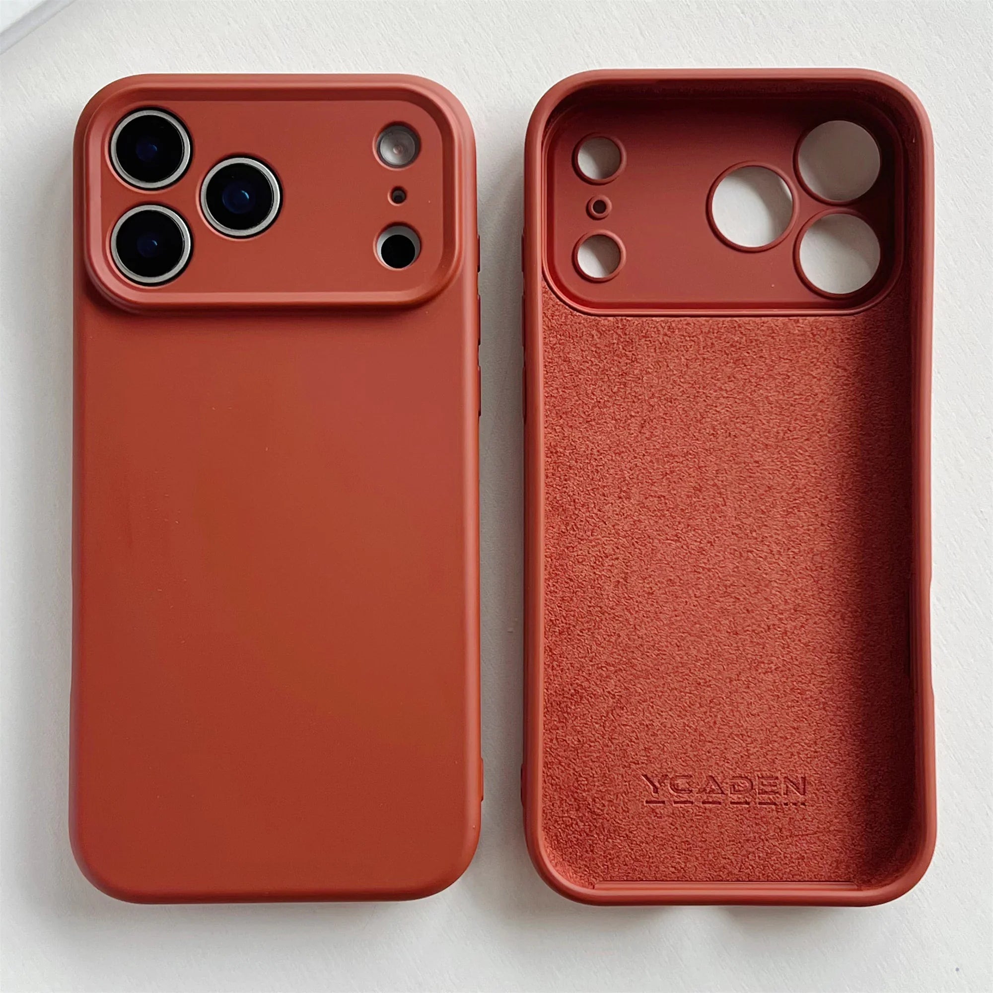 iPhone 16 Pro Max deksel i matt svart finish. Støtsikkert, slankt og gir sikkert grep.