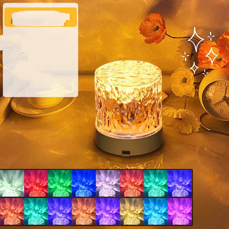 Enkel å bruke RGB lampe med fjernkontroll, USB-tilkobling og beroligende vannbølgeeffekt for hjemmet.