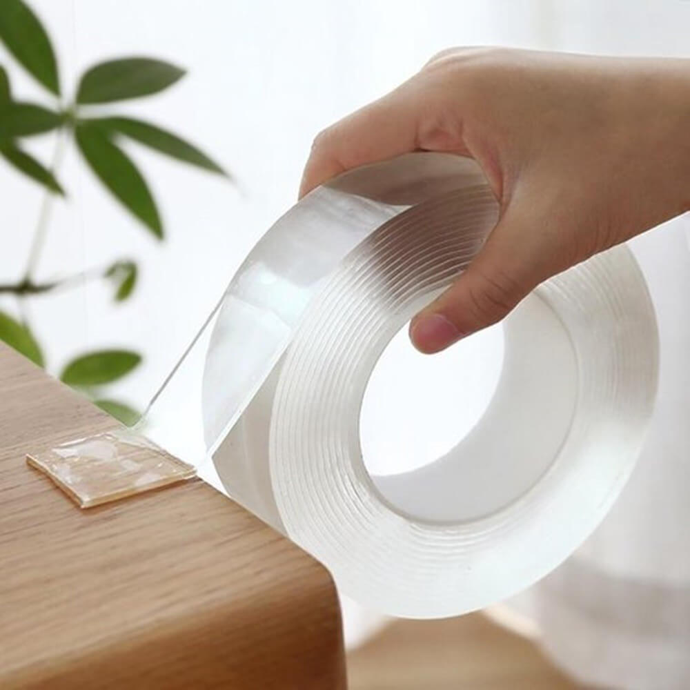 Kraftig selvklebende tape for sikker montering uten boring. Gjenbrukbar.