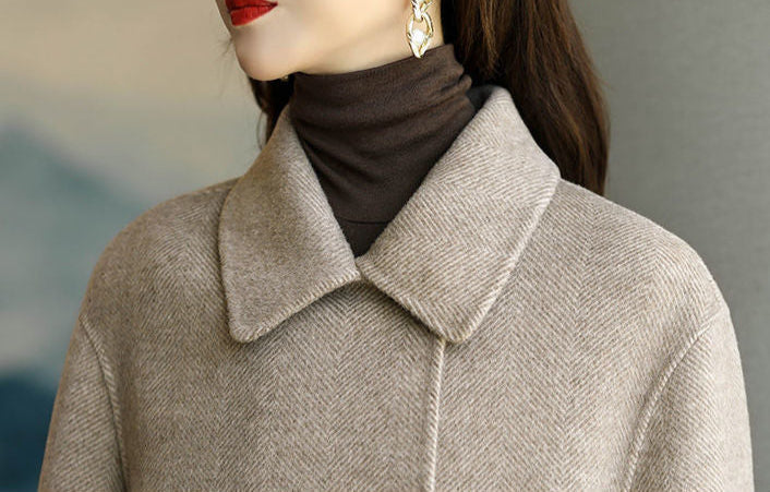 Trendy dame vinterjakke, moderne design og god varme. Perfekt for stilfull vintermote.
