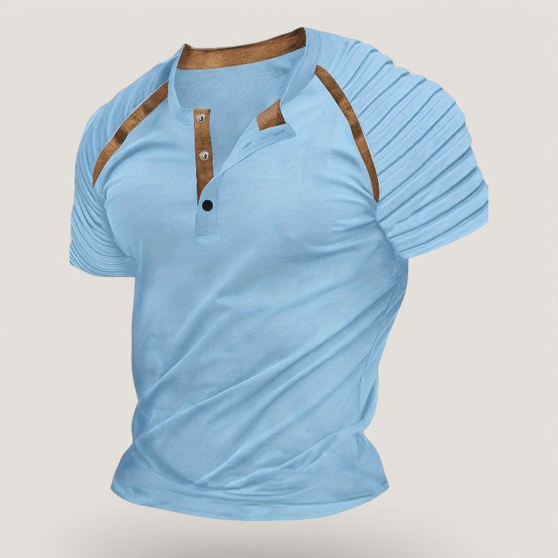 Trendy stripet herre t-skjorte. En klassisk og komfortabel modell for sommerens hverdagsbruk.