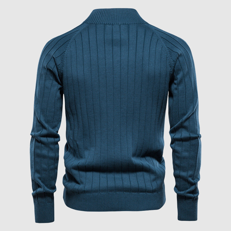 Klassisk herre zip-up cardigan i ribbet strikk. En tidløs og komfortabel genser for casual antrekk.